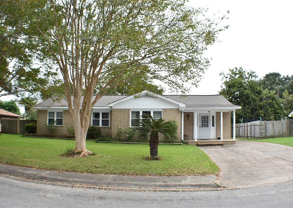 1st image of 413 W Craymer Ave