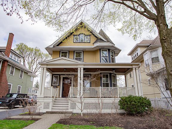 2nd image of 605 Ashland Ave
