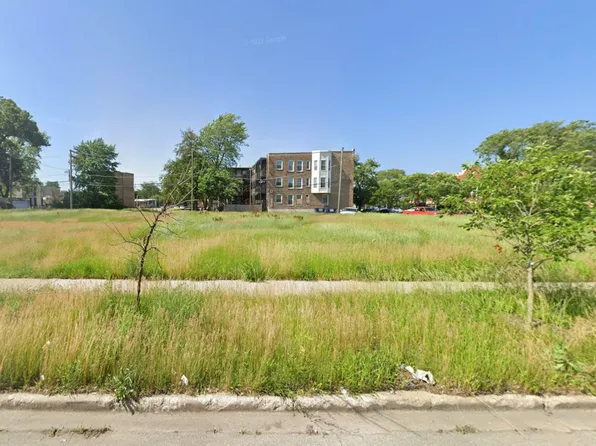 222-226 E 56th St, Chicago, IL 60637