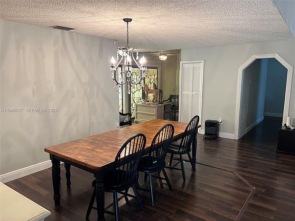 5th image of 10140 NW 21st Ct