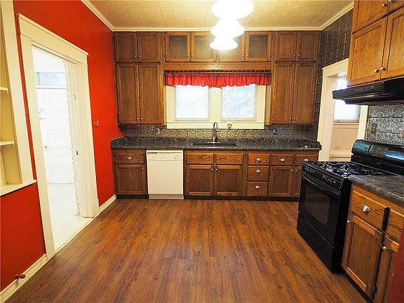 4th image of 1811 Austin Ave