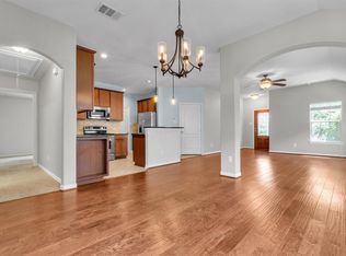 204 Chickadee Ln, Leander, TX 78641