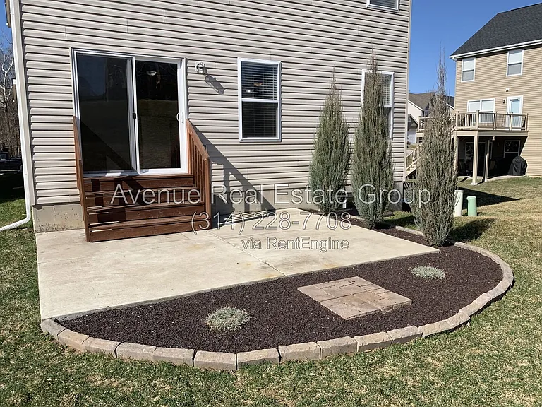 554 Parkgate Dr — Photo 33