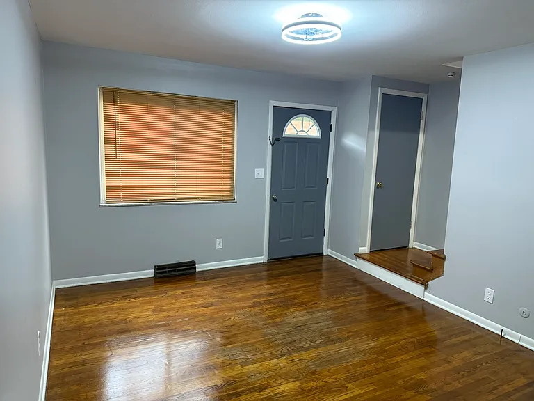 905 North Meadows Court - D — Photo 7