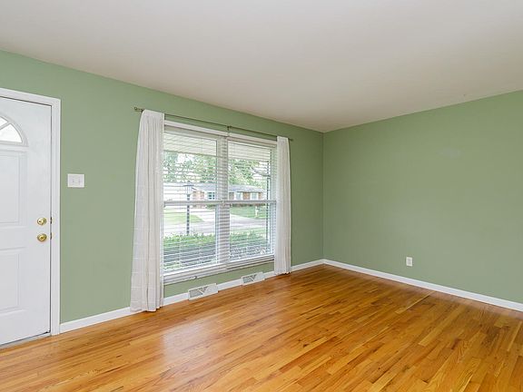 3rd image of 12149 Trailways Dr