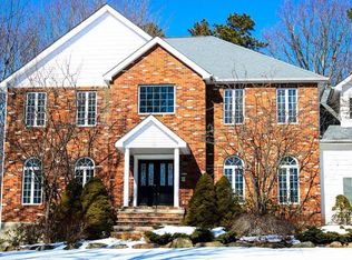 296 Wyndham Dr, Cresco, PA 18326