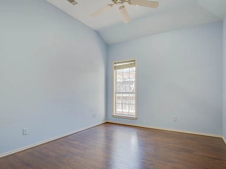 3203 Southridge Ct — Photo 13
