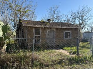 732 Trade, Pleasanton, TX 78064