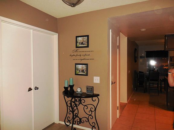 5th image of 2950 E Oak Hill Dr