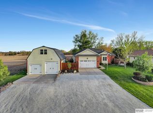 1529 E Apple Rd, Cortland, NE 68331