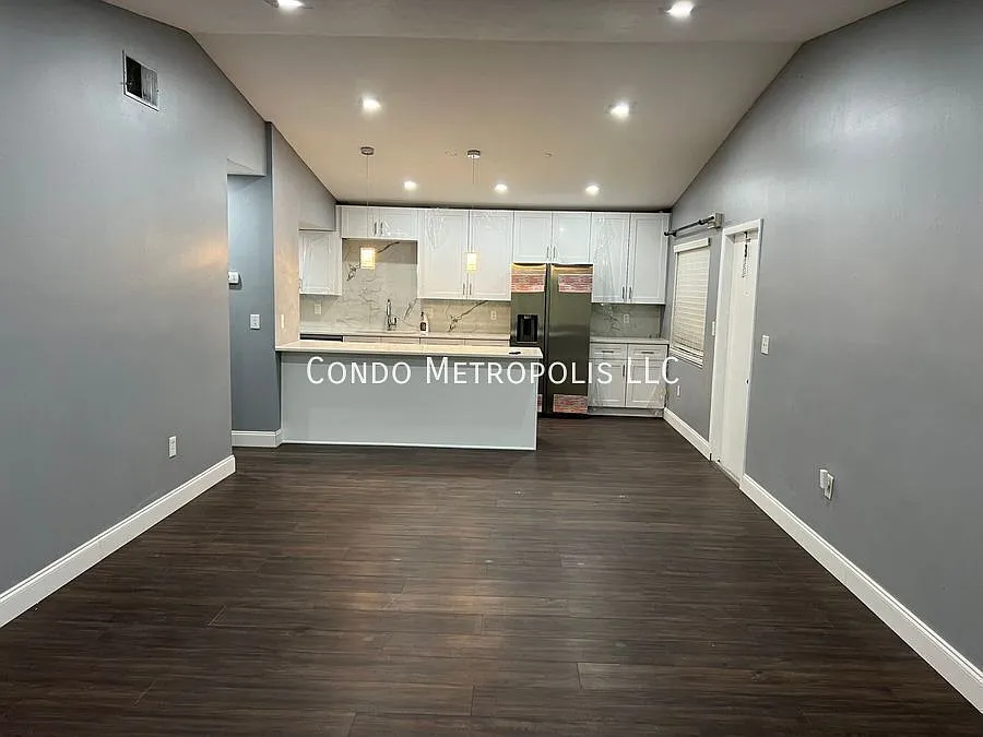 Spacious 2BR/2BA Condo Near Millenia Mall & Universal ~ — Photo 3
