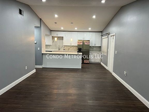 3rd image of 5039 Vineland Rd