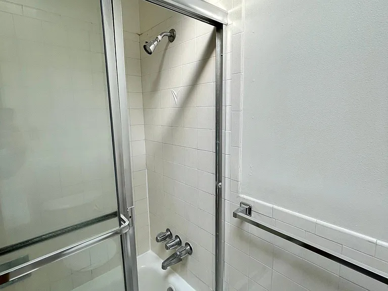 1336 Judah St #302 — Photo 16