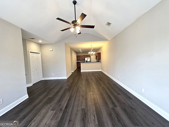5th image of 412 Nandina Ct