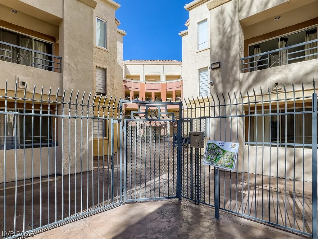 Building Photo - 260 E Flamingo Rd #220