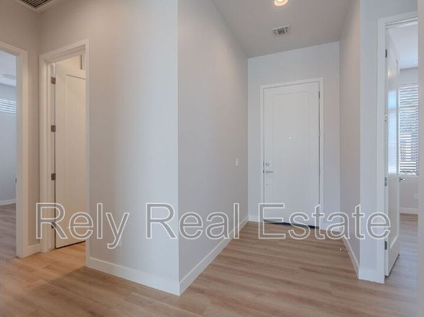 6041 E Valley Way BUILDING 5