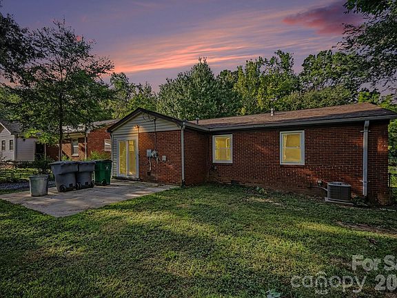 5th image of 3960 Bristol Dr