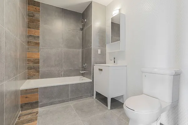 Rented by Voro, LLC | media 13