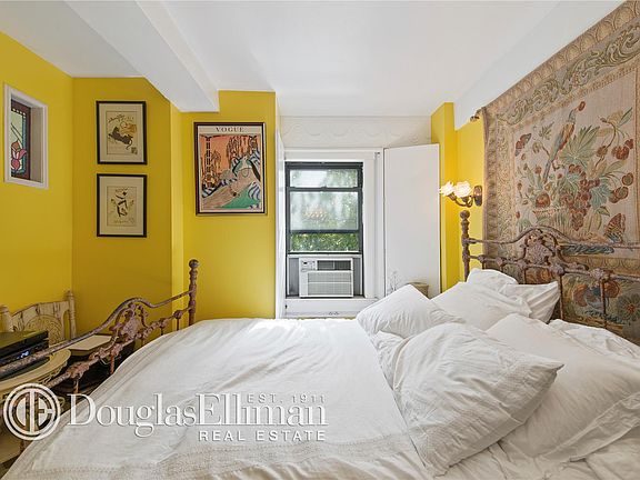 3rd image of 55 E 9th St APT 4J