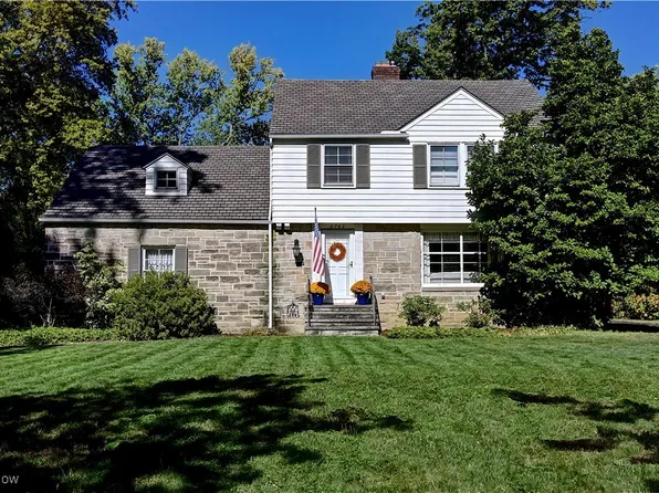 2763 Derbyshire Rd, Cleveland Heights, OH 44106