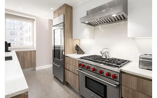 Sold by Douglas Elliman | media 16