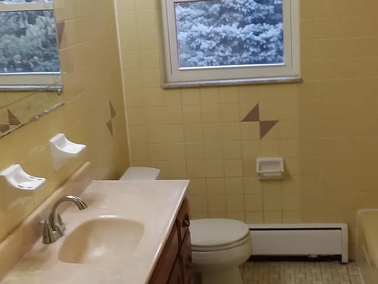 250 Maple St #2 — Photo 13