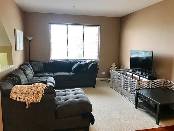 3rd image of 715 Hanbury Dr