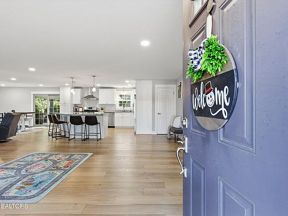 4th image of 1218 Forest Dr