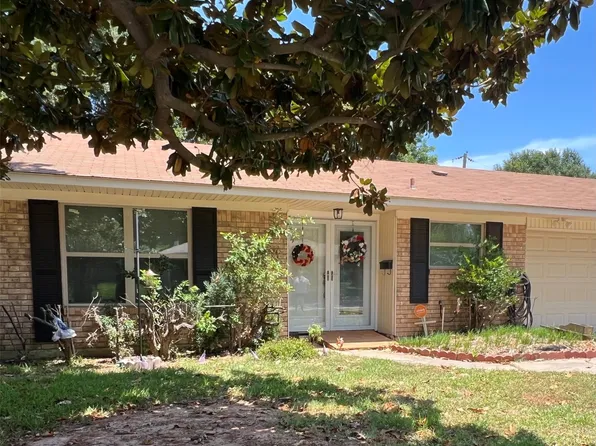 2004 Shady Grove Dr, Bossier City, LA 71112