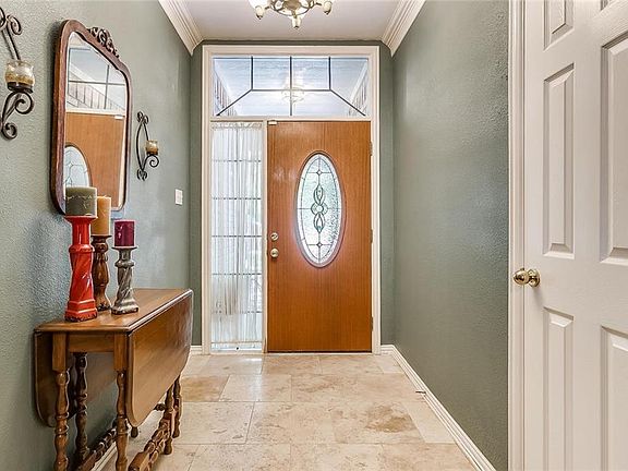 3rd image of 1412 Holley Cres