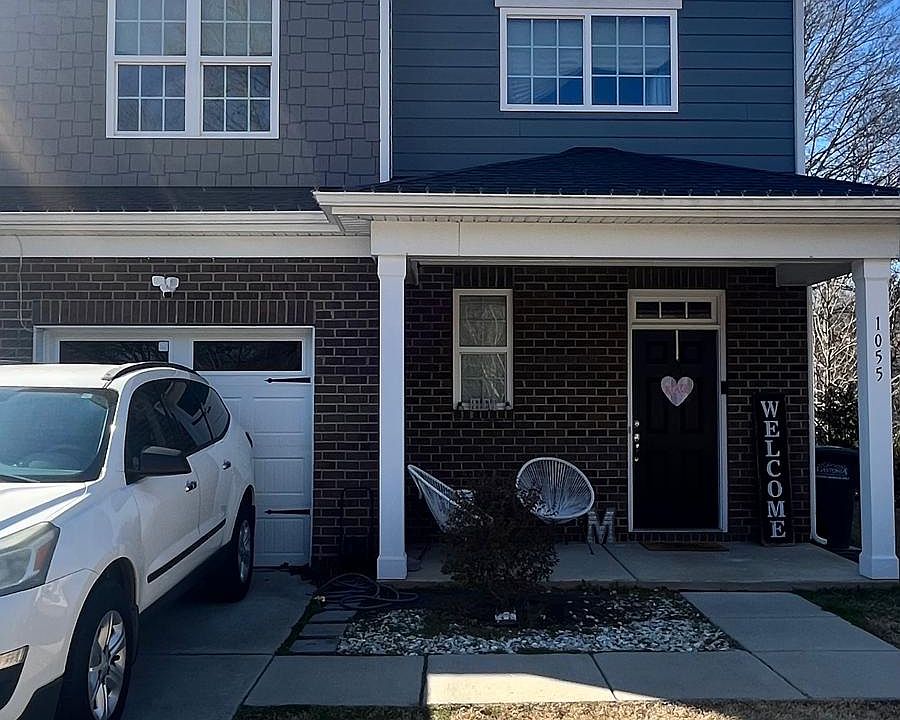 1st image of 1055 Laurel Ln