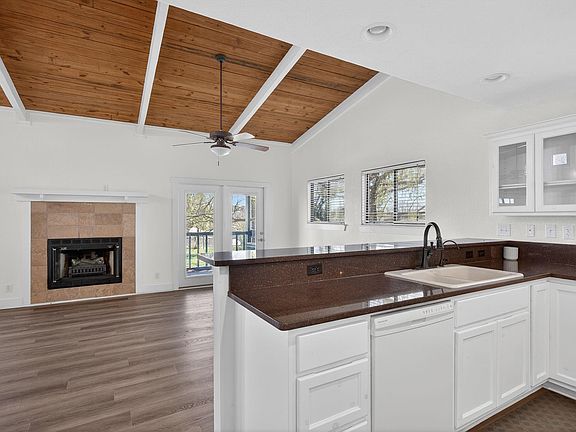 3rd image of 758 Sandy Mountain Drive