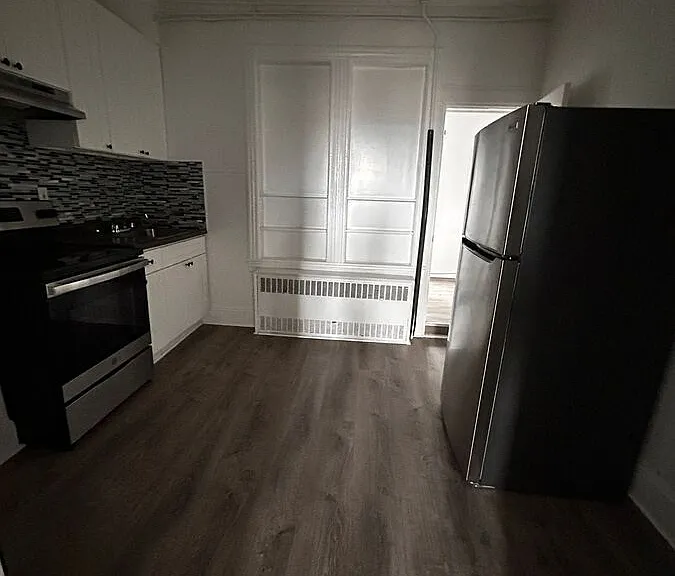 148 Linden St — Photo 2