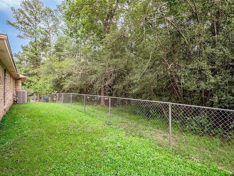 2232 Azalea Cir — Photo 28