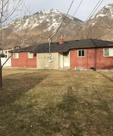 335 N 1020 E — Photo 10