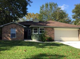 124 Mesquite St, Lake Jackson, TX 77566