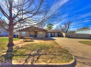 1312 S 10th St, Chickasha, OK 73018