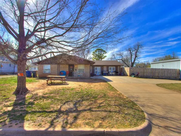 1312 S 10th St, Chickasha, OK 73018