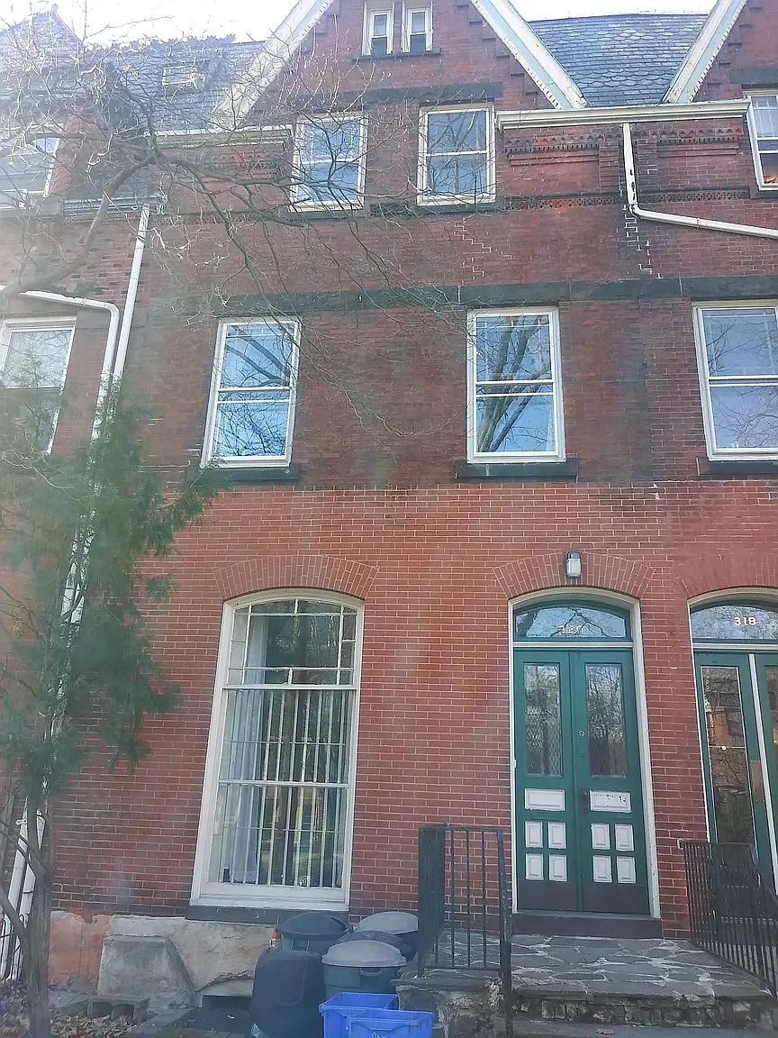 3 bed, 1050 sqft, $1,500 — Photo 1