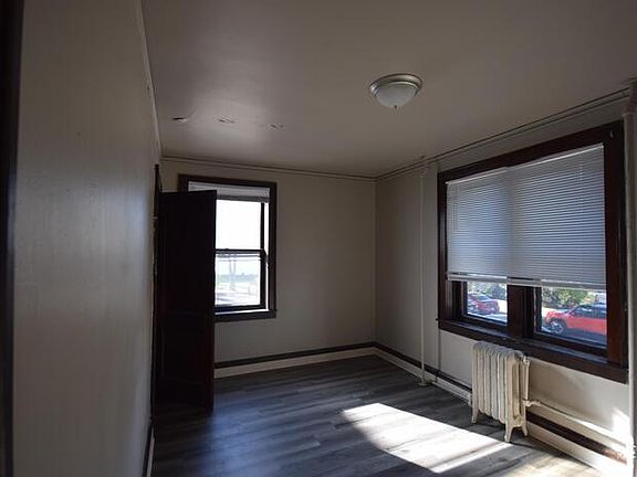 2nd image of 130 Forest Ave #3