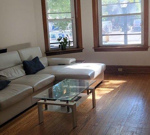 4th image of 3932 N Southport Ave #1F