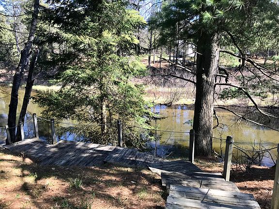 5th image of 940 Norway Pine Dr