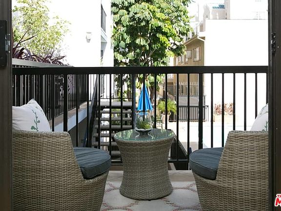 3rd image of 906 N Doheny Dr APT 314