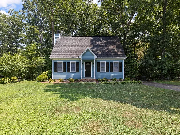 3804 Zenith Pl — Photo 2