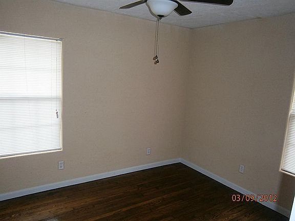 2nd image of 225 Nanlee St