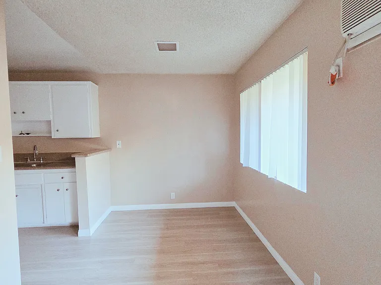 1815 Fremont Ave — Photo 5