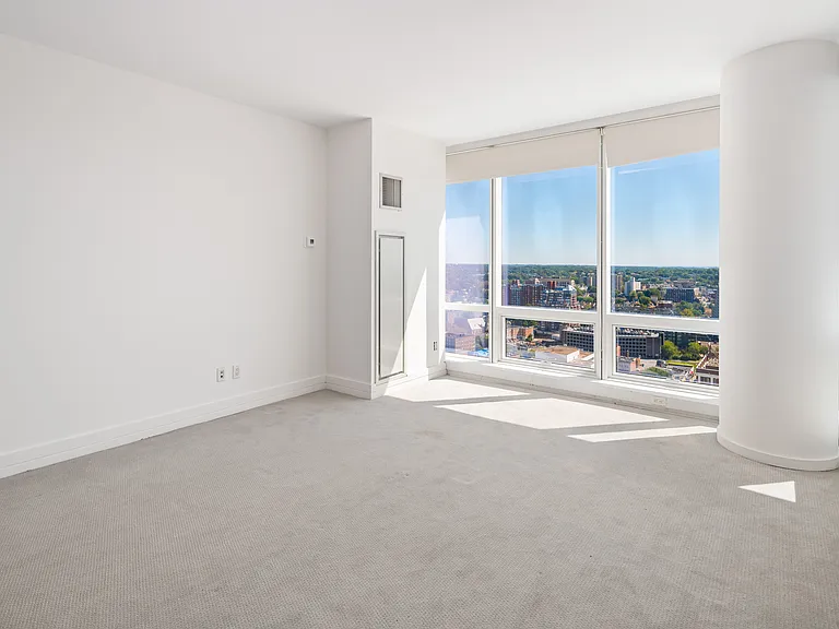 1 Broad St #27E — Photo 8