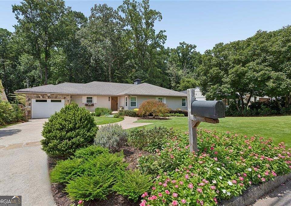 1st image of 2970 Rockingham Dr NW