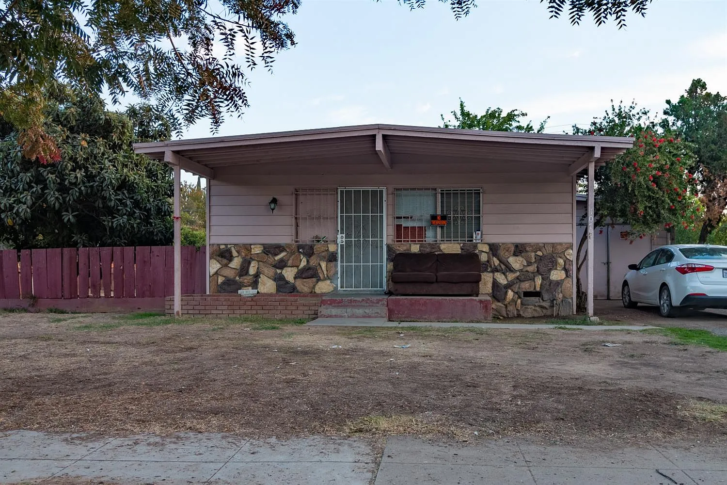 107 W Strother Ave photo 1