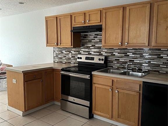 3rd image of 752 E Broome St #756